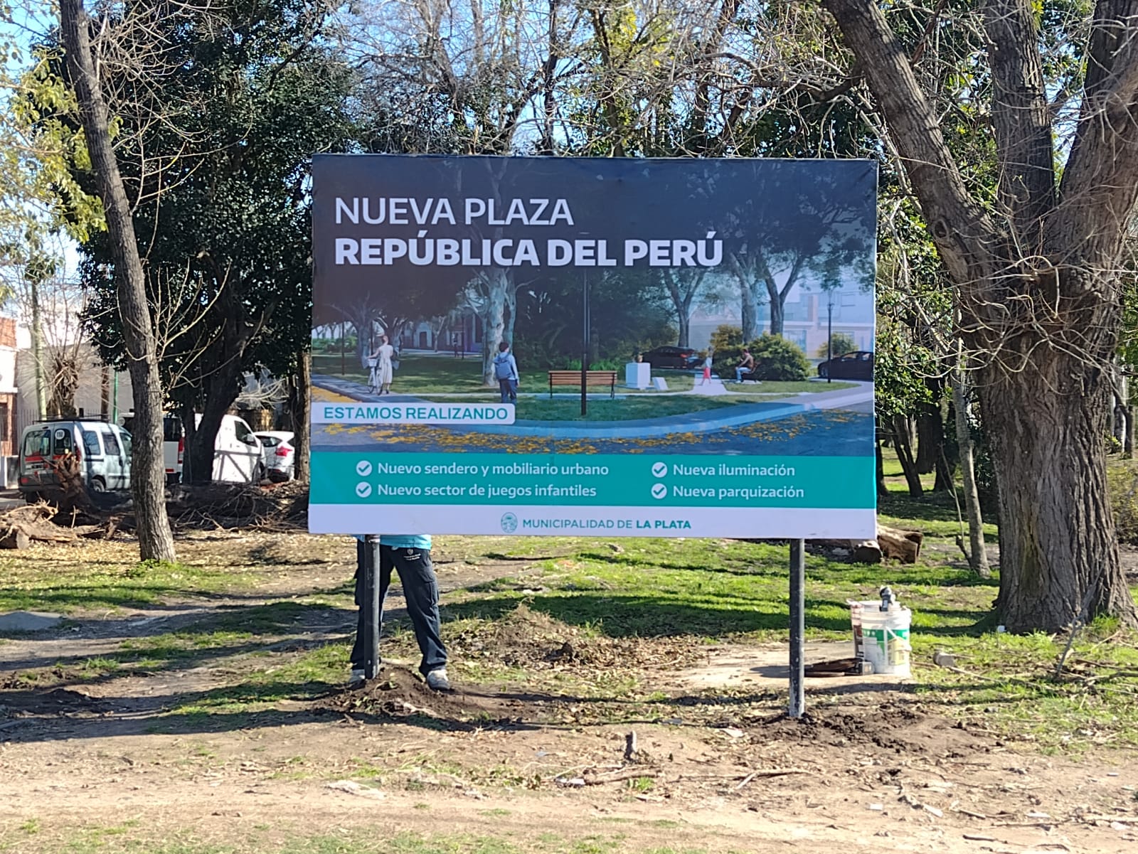 Sigue la construcción de la nueva plaza República del Perú en La Plata